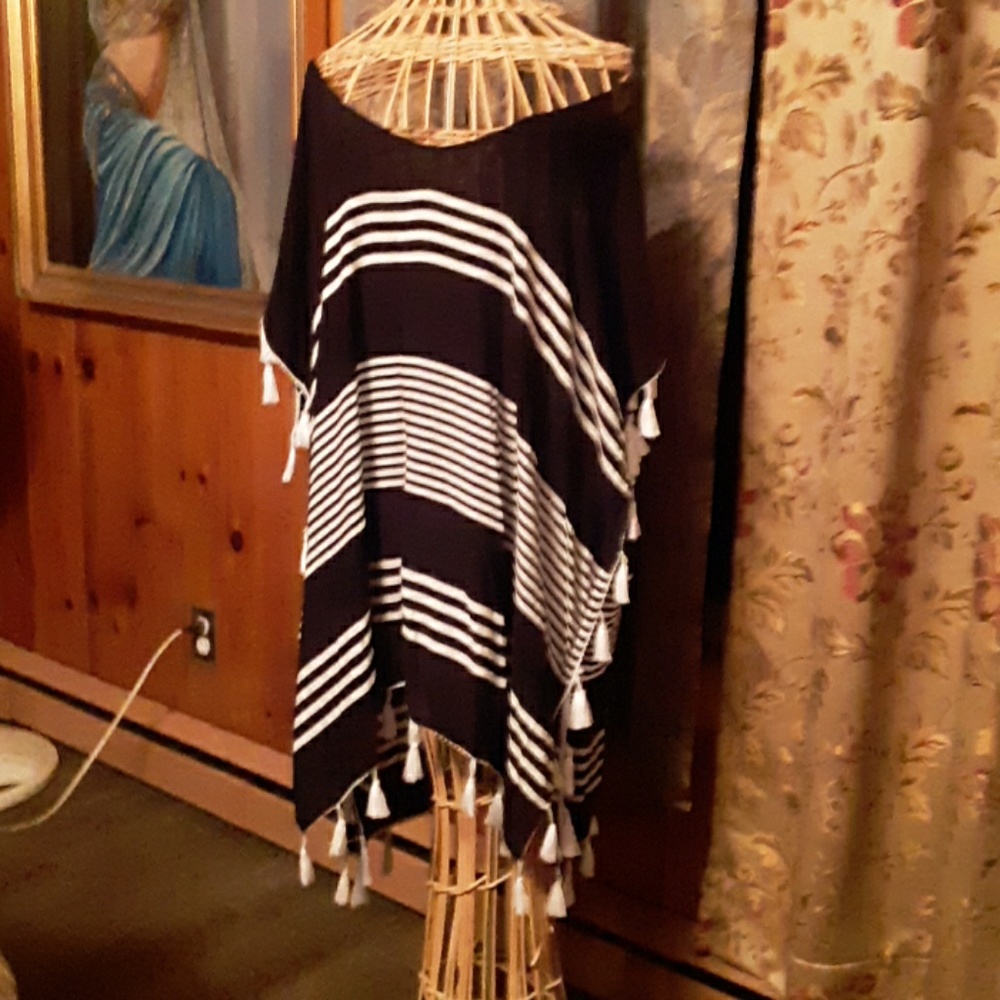 Woman"s beach shirt/cover